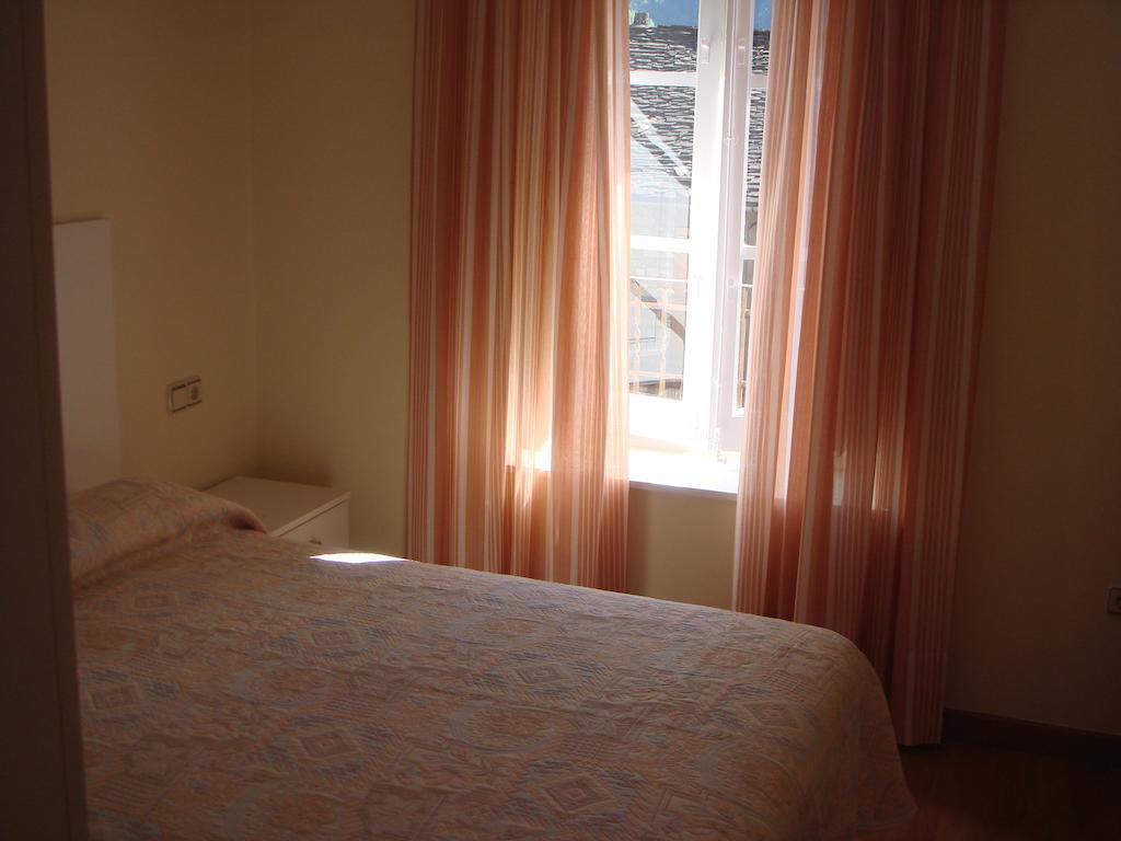 Apartamentos Valles Broto Quarto foto